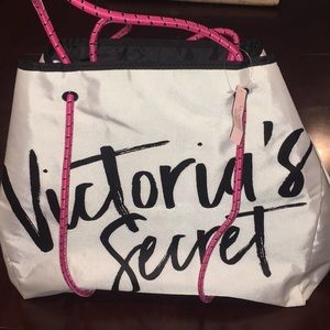 NEW Victoria’s Secret tote 👜